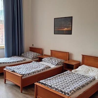 Central Hostel with Bar