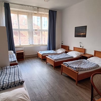 Central Hostel with Bar