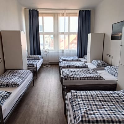 Central Hostel with Bar