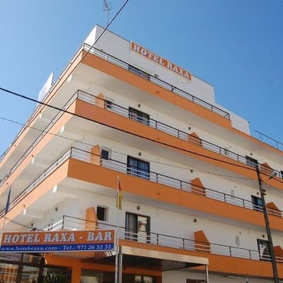 Einfaches Hotel mit Garten und Pool 