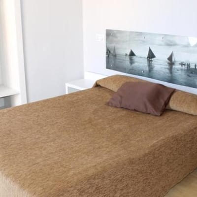 Einfaches Hotel mit Garten und Pool 