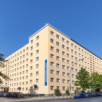 Auberge de jeunesse moderne et pratique