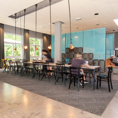 Auberge de jeunesse moderne et pratique