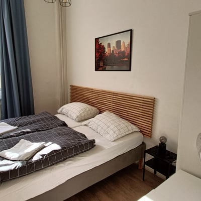 Central Hostel with Bar