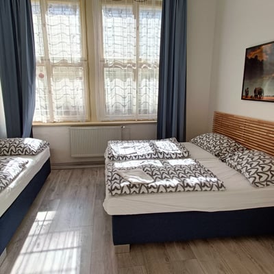 Central Hostel with Bar