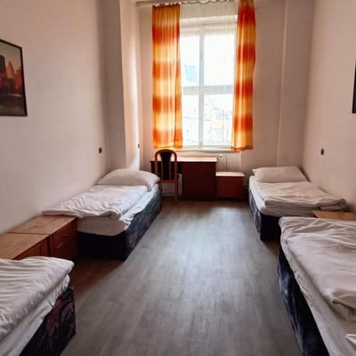 Central Hostel with Bar