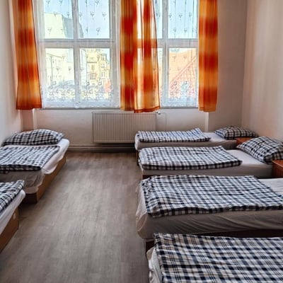 Central Hostel with Bar