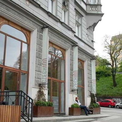 Great Hostel with Bar