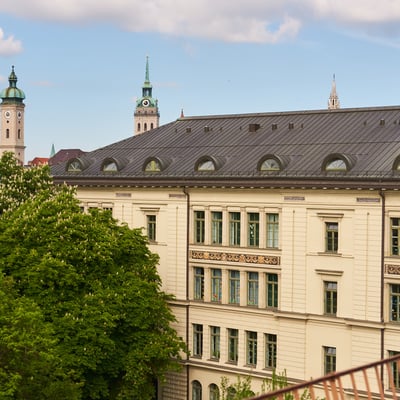 Luxury hotel near the Hofbräuhaus