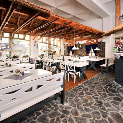 Great Hotel with in-house restaurant
