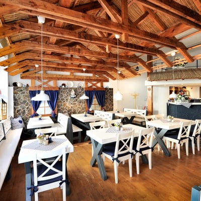Great Hotel with in-house restaurant