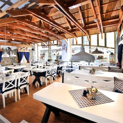 Great Hotel with in-house restaurant