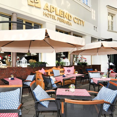 Great Hotel with in-house restaurant